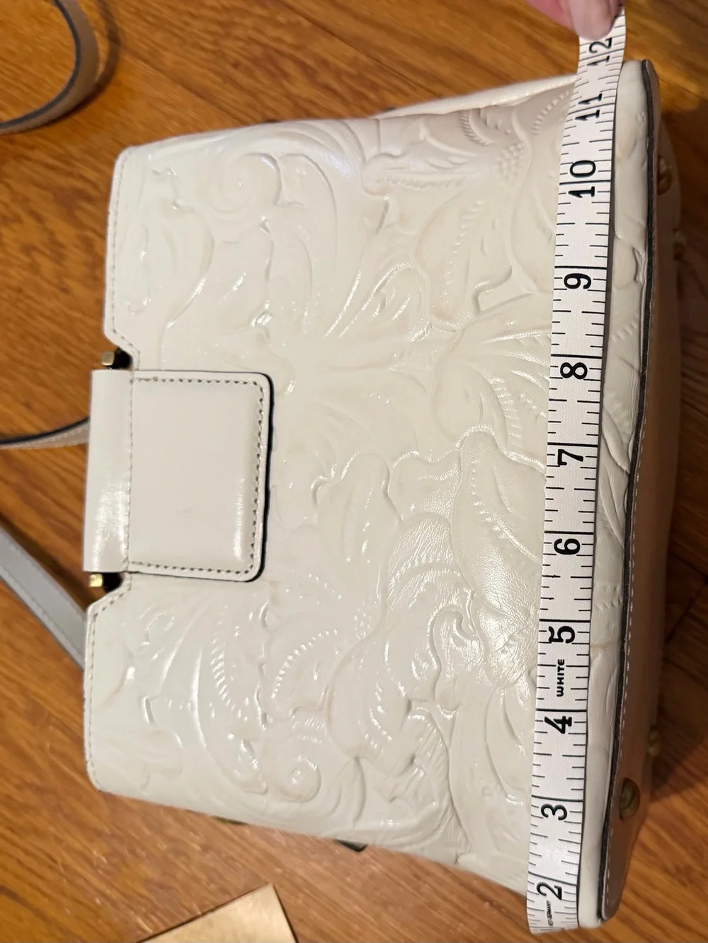 Patricia Nash Embossed Off-White Leather Purse w/Gold Handles & Shoulder Strap